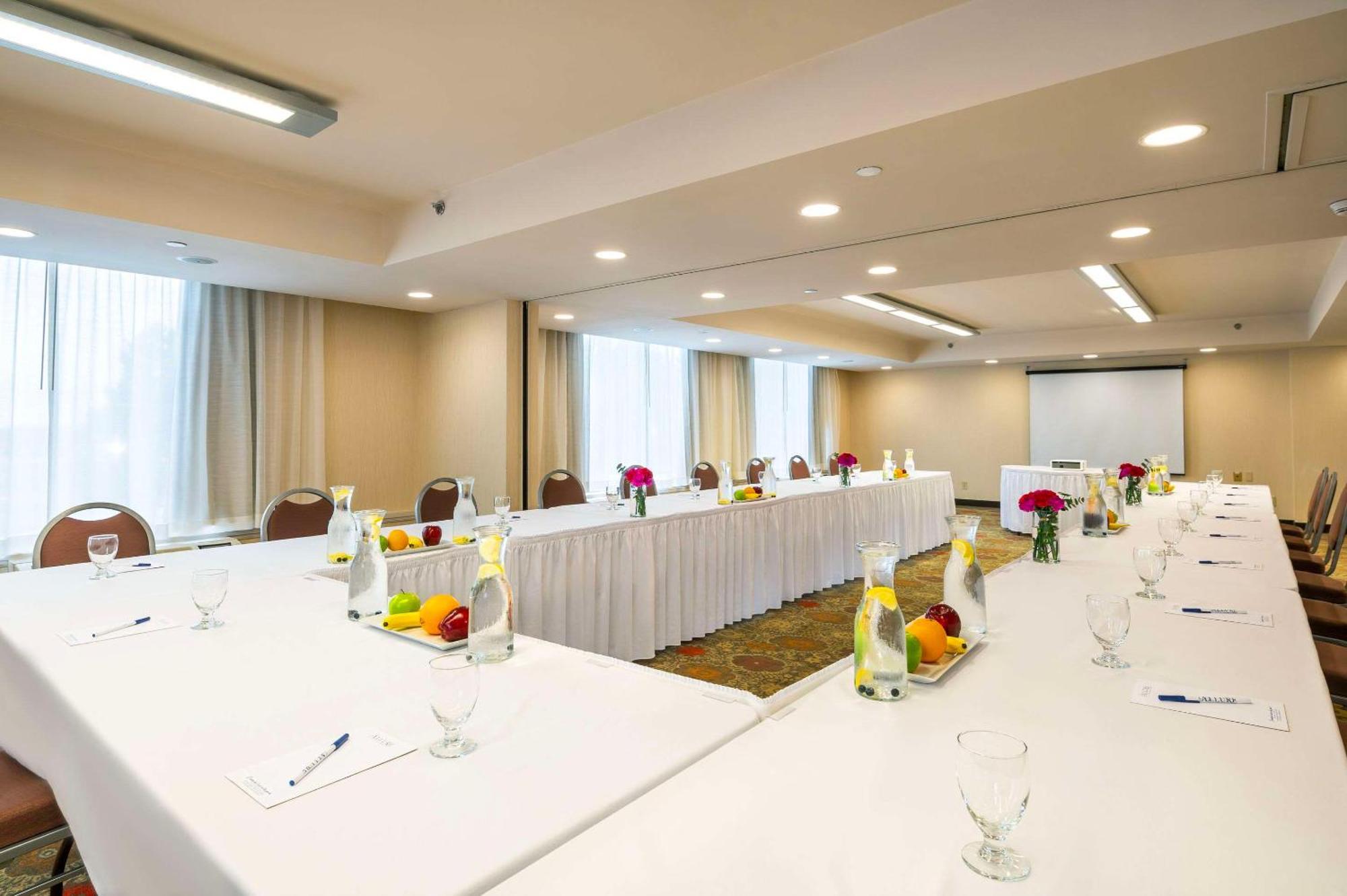Allure Hotel & Conference Centre, Ascend Hotel Collection Беррі Екстер'єр фото